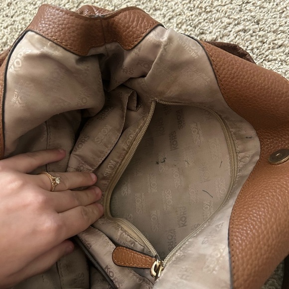 Michael Kors Pebbled Leather Hobo Bucket Shoulder Bag Brown Fulton Purse Tan - Picture 14 of 14